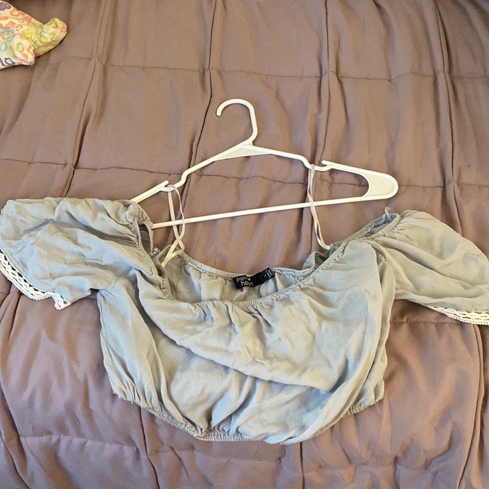 So cute too small belly shirt
